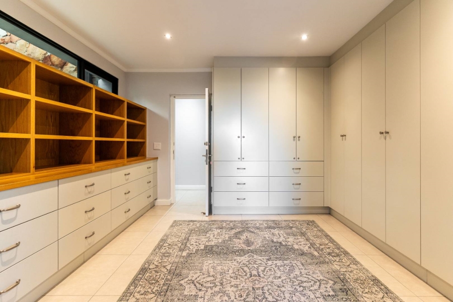 4 Bedroom Property for Sale in Stonehurst Mountain Estate Western Cape